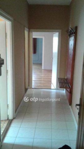 Eladó téglalakás, Verpeléten 27.9 M Ft, 3 szobás