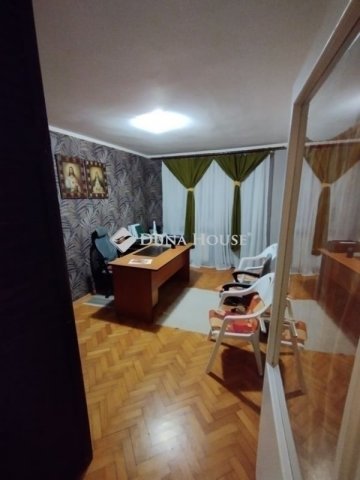 Eladó családi ház, Szegeden 135 M Ft, 5 szobás