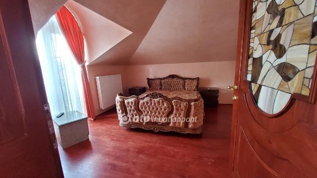 Eladó családi ház, Budapesten, III. kerületben 399 M Ft