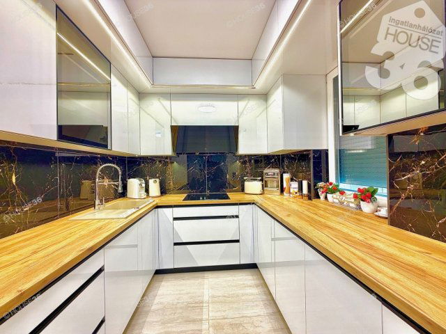 Eladó családi ház, Kecskeméten 149 M Ft, 4 szobás