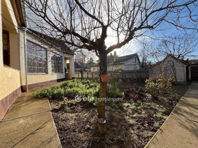 Eladó családi ház, Derecskén 60 M Ft, 6 szobás