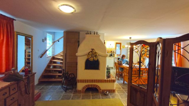 Eladó nyaraló, Balatonfűzfőn 130 M Ft, 3 szobás