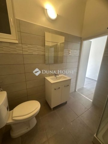 Eladó téglalakás, Budapesten, IV. kerületben 60.9 M Ft, 1 szobás