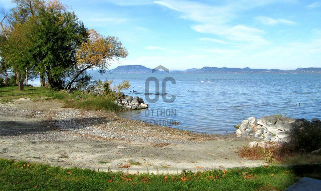 Eladó családi ház, Balatonbogláron 155 M Ft, 9 szobás