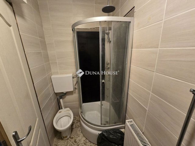 Eladó családi ház, Szegeden 47.5 M Ft, 4 szobás