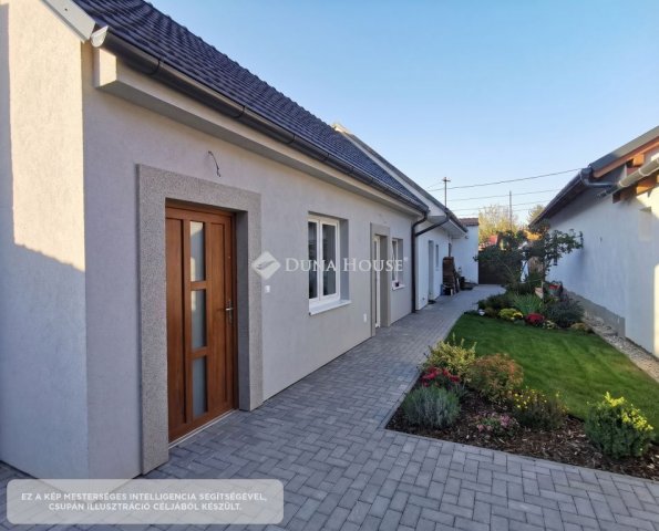 Eladó családi ház, Tatán, Újvilág utcában 43 M Ft, 3 szobás
