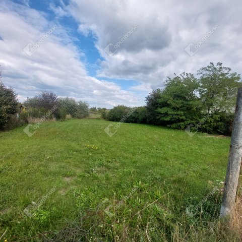 Eladó telek, Komáromban 25 M Ft / költözzbe.hu