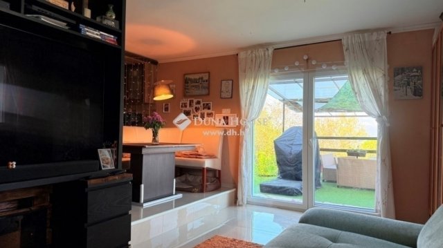 Eladó családi ház, Szentendrén 99.99 M Ft, 2 szobás