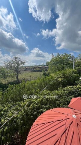 Eladó nyaraló, Egerben 13 M Ft, 2 szobás / költözzbe.hu