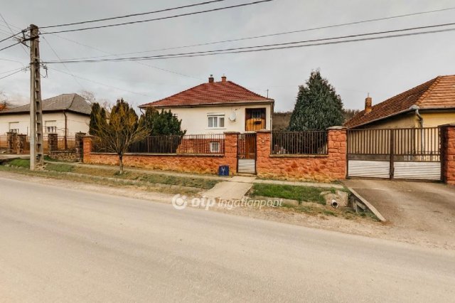 Eladó családi ház, Pétervásárán 38.9 M Ft, 3+1 szobás