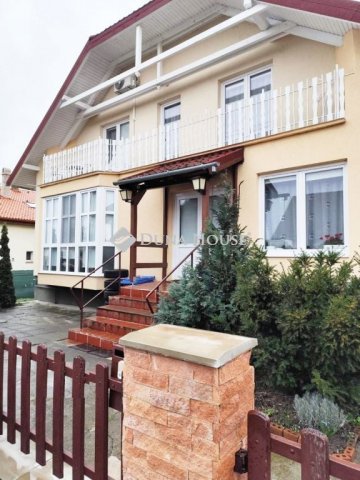 Eladó családi ház, Balatonfűzfőn, Lotz Károly utcában 160 M Ft