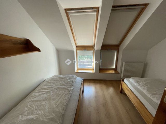 Eladó nyaraló, Sárváron 325 M Ft, 13 szobás