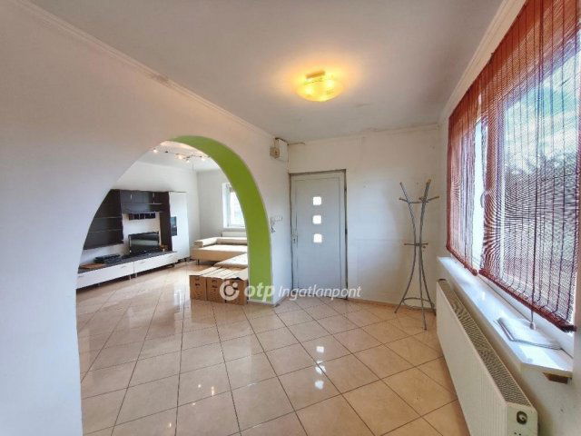 Eladó családi ház, Dunaharasztin 90 M Ft, 3 szobás