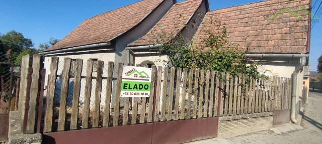Eladó családi ház, Siklóson 8 M Ft, 2 szobás