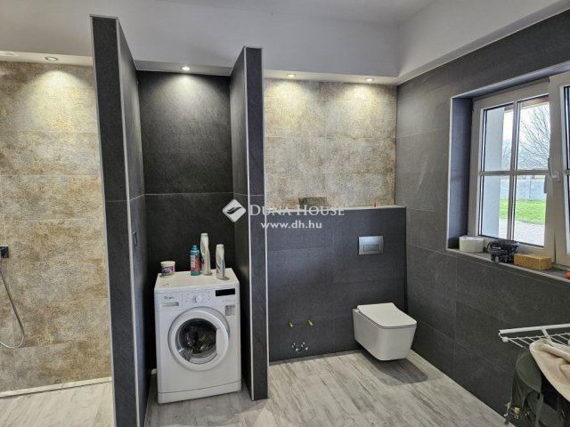 Eladó családi ház, Polgárdin 195 M Ft, 5 szobás