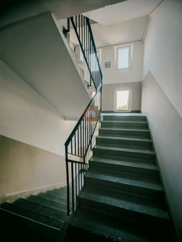 Eladó panellakás, Szentlőrincen 33.9 M Ft, 2+1 szobás