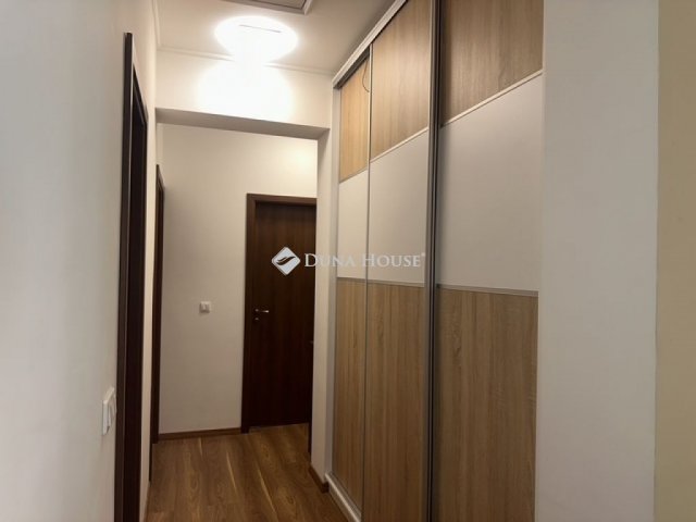 Eladó családi ház, Szombathelyen 101 M Ft, 1+3 szobás