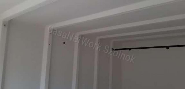 Eladó garázs, Szolnokon 8.7 M Ft, 1 szobás / költözzbe.hu