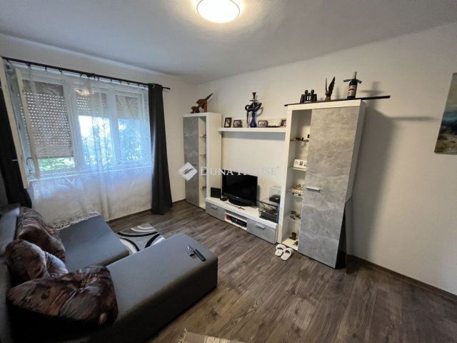 Eladó családi ház, Cecén 23.5 M Ft, 3 szobás