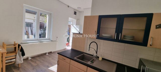 Eladó téglalakás, Pécsett 55 M Ft, 2 szobás
