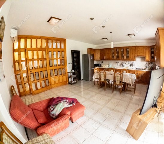 Eladó ikerház, Szegeden 125 M Ft, 6 szobás / költözzbe.hu