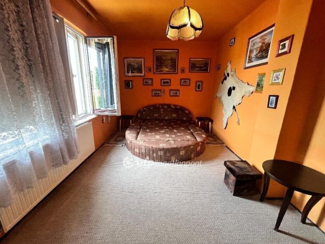 Eladó családi ház, Jászapátiban 25.5 M Ft, 4 szobás