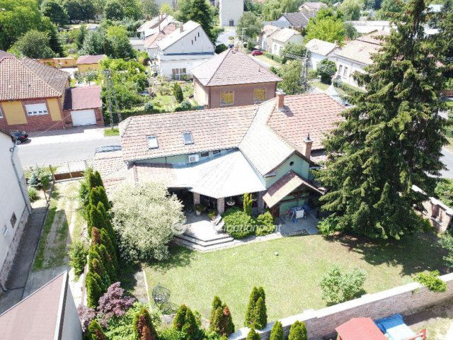 Eladó családi ház, Balassagyarmaton 99 M Ft, 4+2 szobás