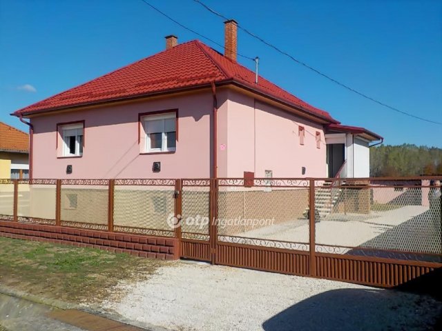Eladó családi ház, Kaposváron 68 M Ft, 3 szobás