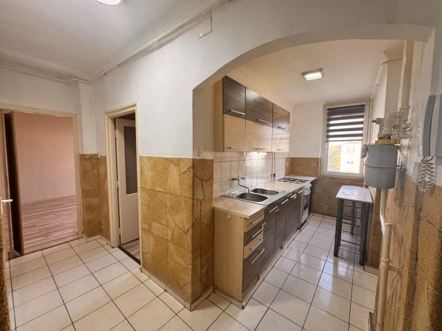 Eladó téglalakás, Kazincbarcikán, Tavasz utcában 19.5 M Ft