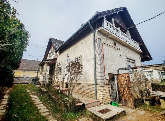 Eladó családi ház, Csurgón 55 M Ft, 6 szobás