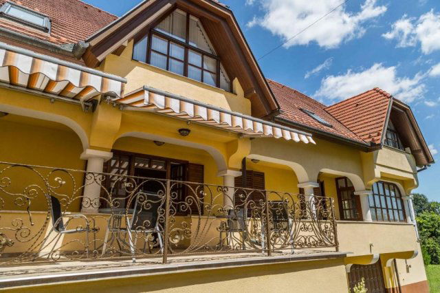 Eladó hotel, Hévízen 226.24 M Ft, 9+1 szobás