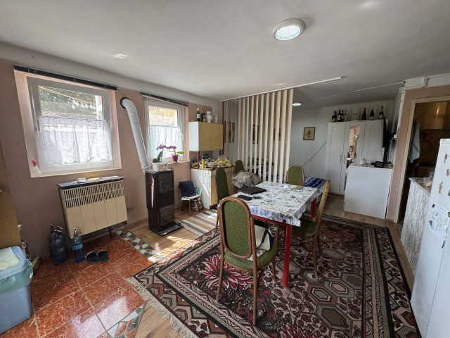 Eladó családi ház, Dányon 30 M Ft, 2 szobás
