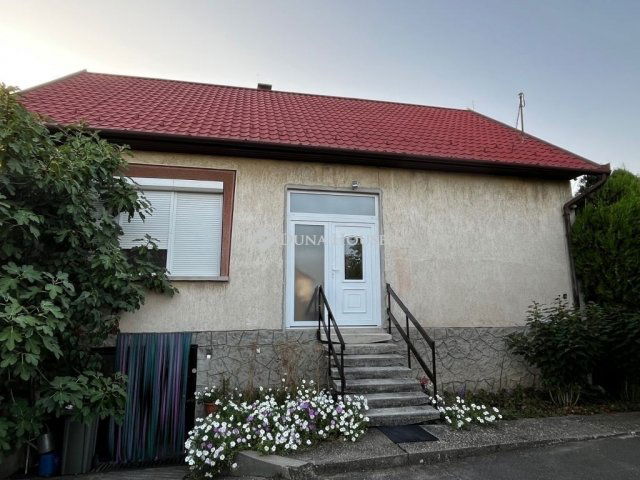 Eladó családi ház, Nagykátán 59.9 M Ft, 4 szobás