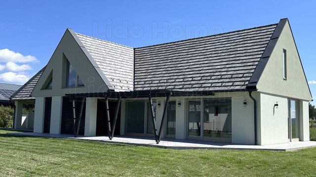 Eladó családi ház, Cserszegtomajon 150 M Ft, 4 szobás