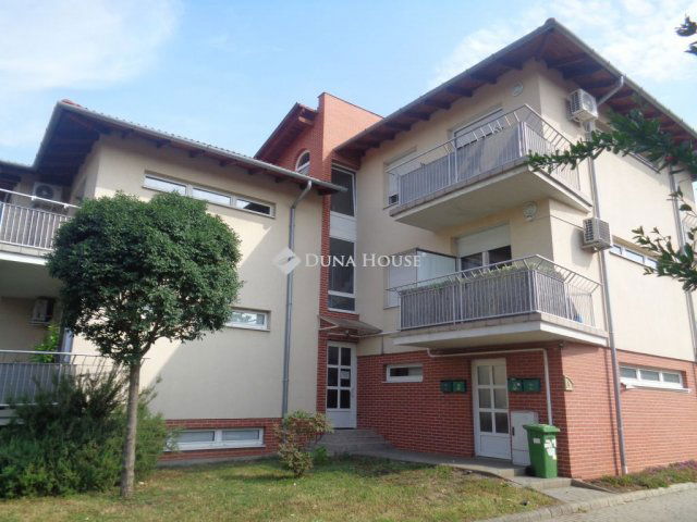 Kiadó téglalakás, albérlet, Székesfehérvárott 270 E Ft / hó