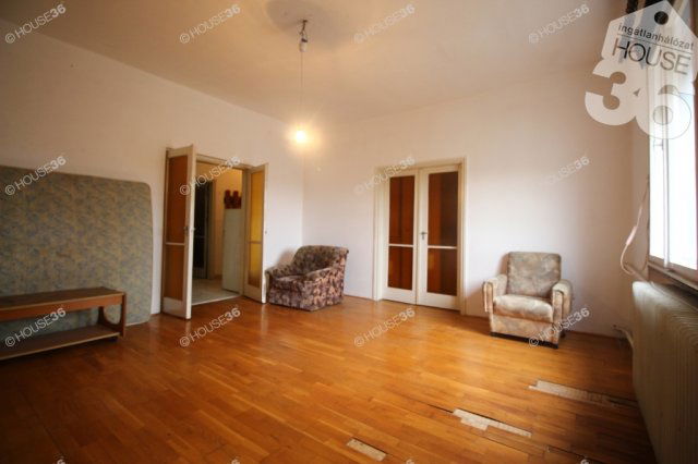 Eladó családi ház, Solton 37.9 M Ft, 5 szobás