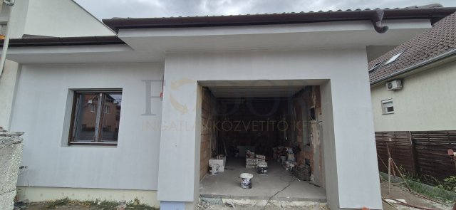 Eladó családi ház, Budapesten, XVIII. kerületben 160 M Ft