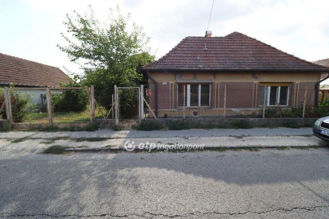 Eladó családi ház, Dömsödön 27.4 M Ft, 2 szobás