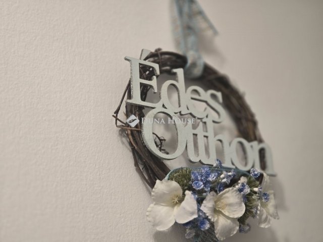 Eladó panellakás, Pécsett 45.99 M Ft, 2 szobás