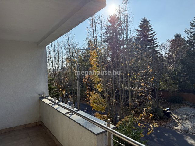 Eladó téglalakás, Budapesten, II. kerületben, Szépvölgyi úton