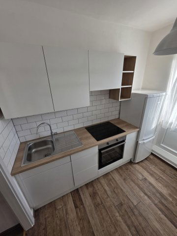 Eladó panellakás, Pécsett 39.95 M Ft, 1+1 szobás