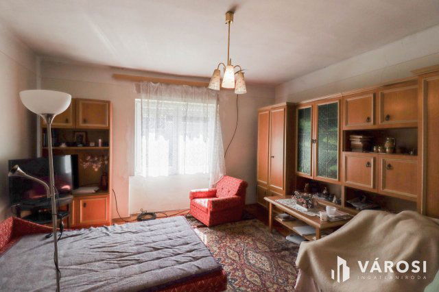 Eladó családi ház, Győrött 42 M Ft, 3 szobás