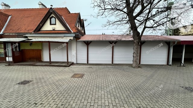 Eladó üzlethelyiség, Siófokon 32.9 M Ft, 2 szobás