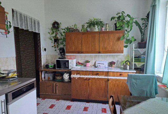 Eladó családi ház, Bicskén 99 M Ft, 3 szobás