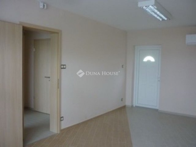 Eladó családi ház, Debrecenben 159 M Ft, 4 szobás