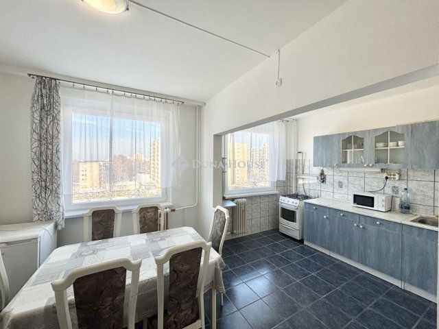 Eladó téglalakás, Debrecenben 75 M Ft, 3 szobás