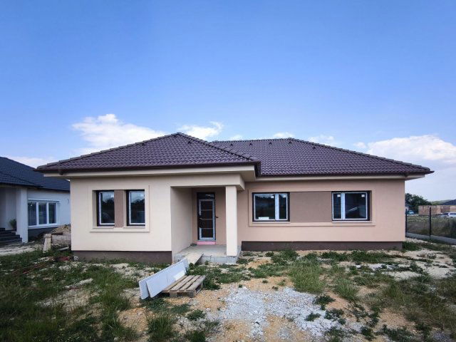 Eladó családi ház, Győrságon 89.99 M Ft, 5 szobás