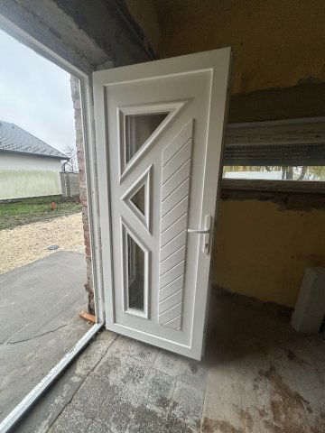 Eladó családi ház, Rábatamásin 34.9 M Ft, 2 szobás