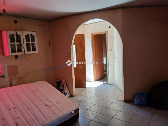 Eladó családi ház, Gödöllőn 69.9 M Ft, 8 szobás