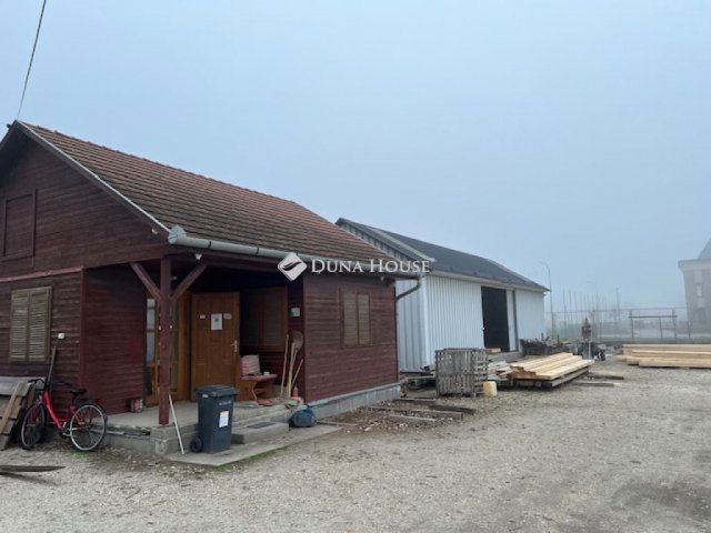 Kiadó iroda, Pilisen, Kossuth Lajos úton 450 E Ft / hó